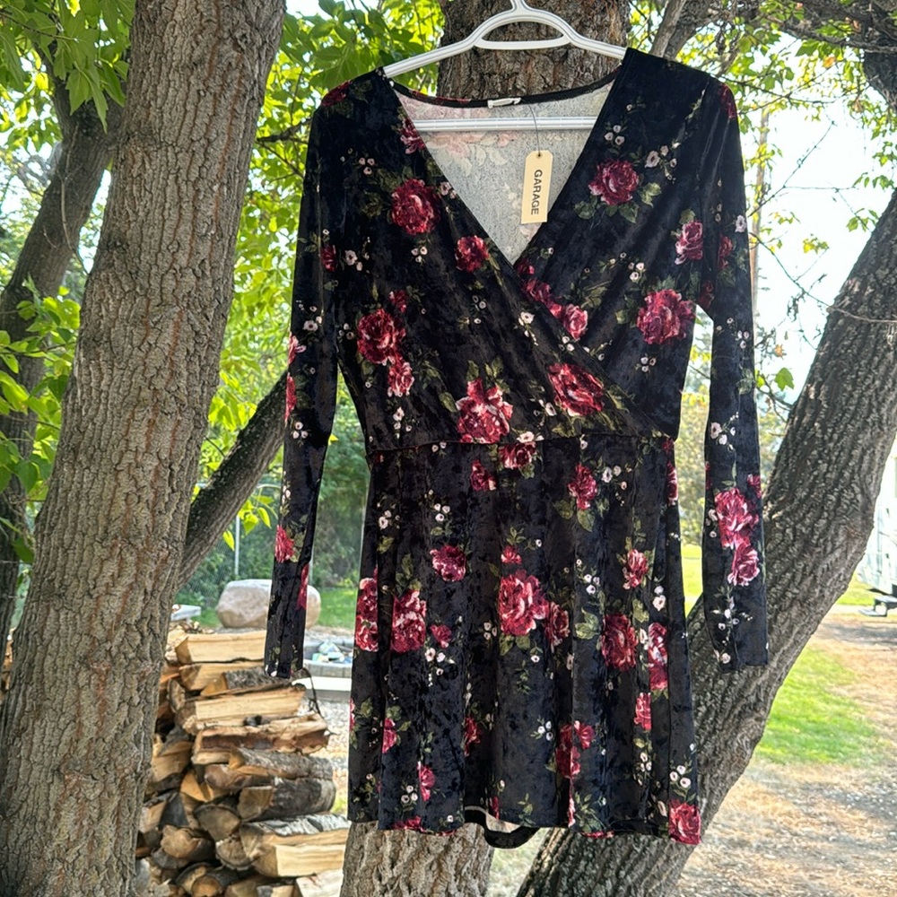 NWT velvet romper size M garage brand